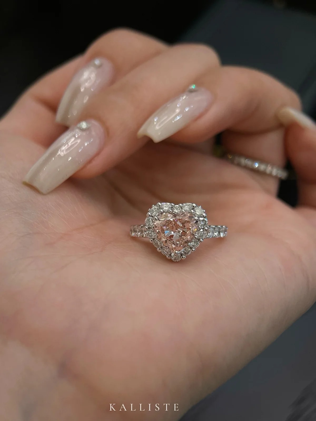 Prsteň Cœur Rose s ružovým diamantom v tvare srdca a bielym halo